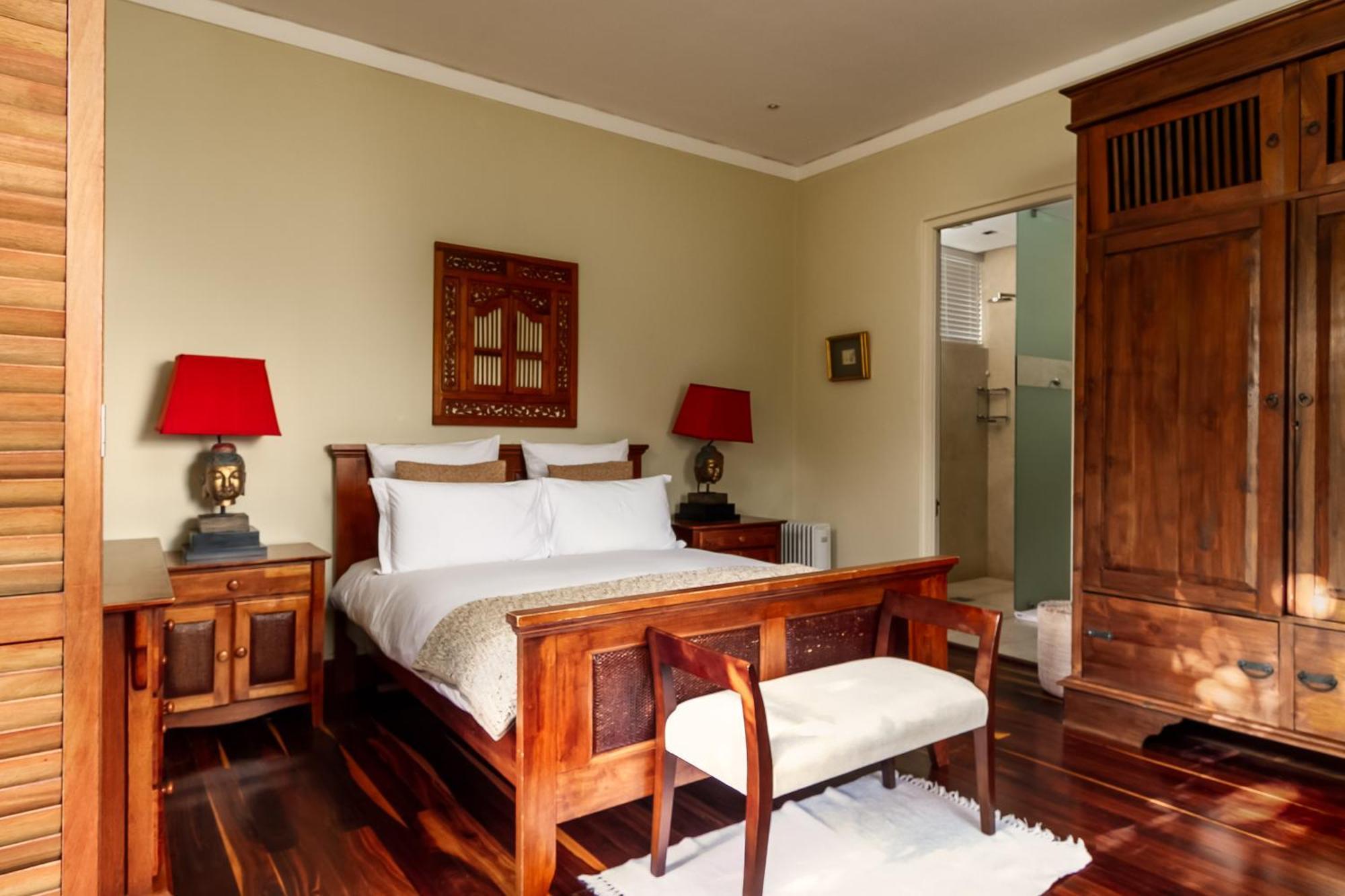 The Cape Bali Ocean View Villa, Camps Bay * Cape Town
