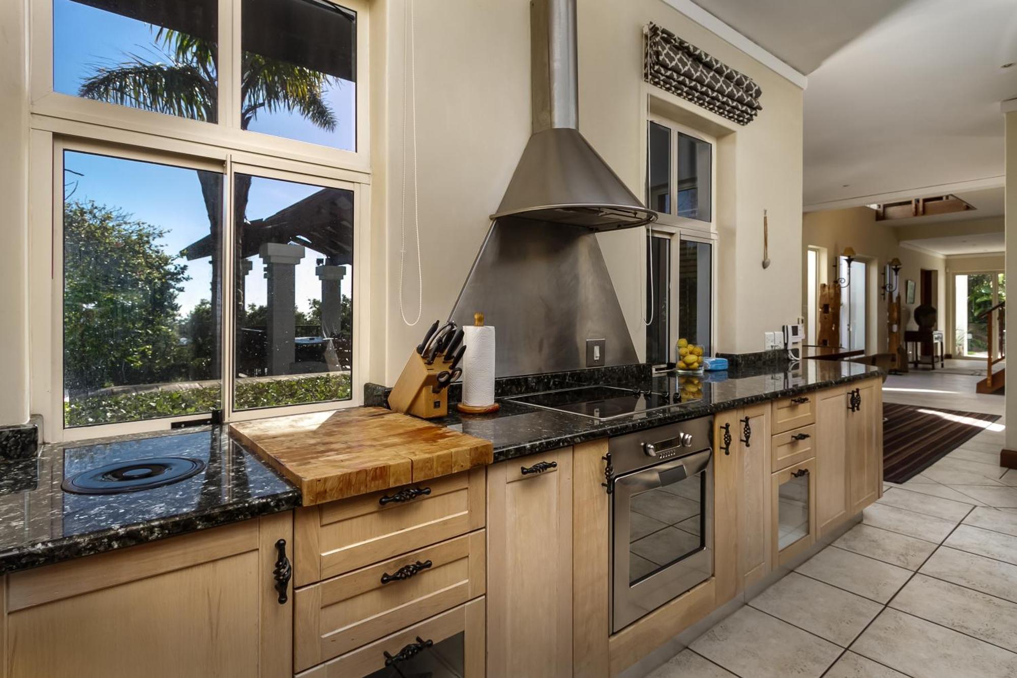 The Cape Bali Ocean View Villa, Camps Bay