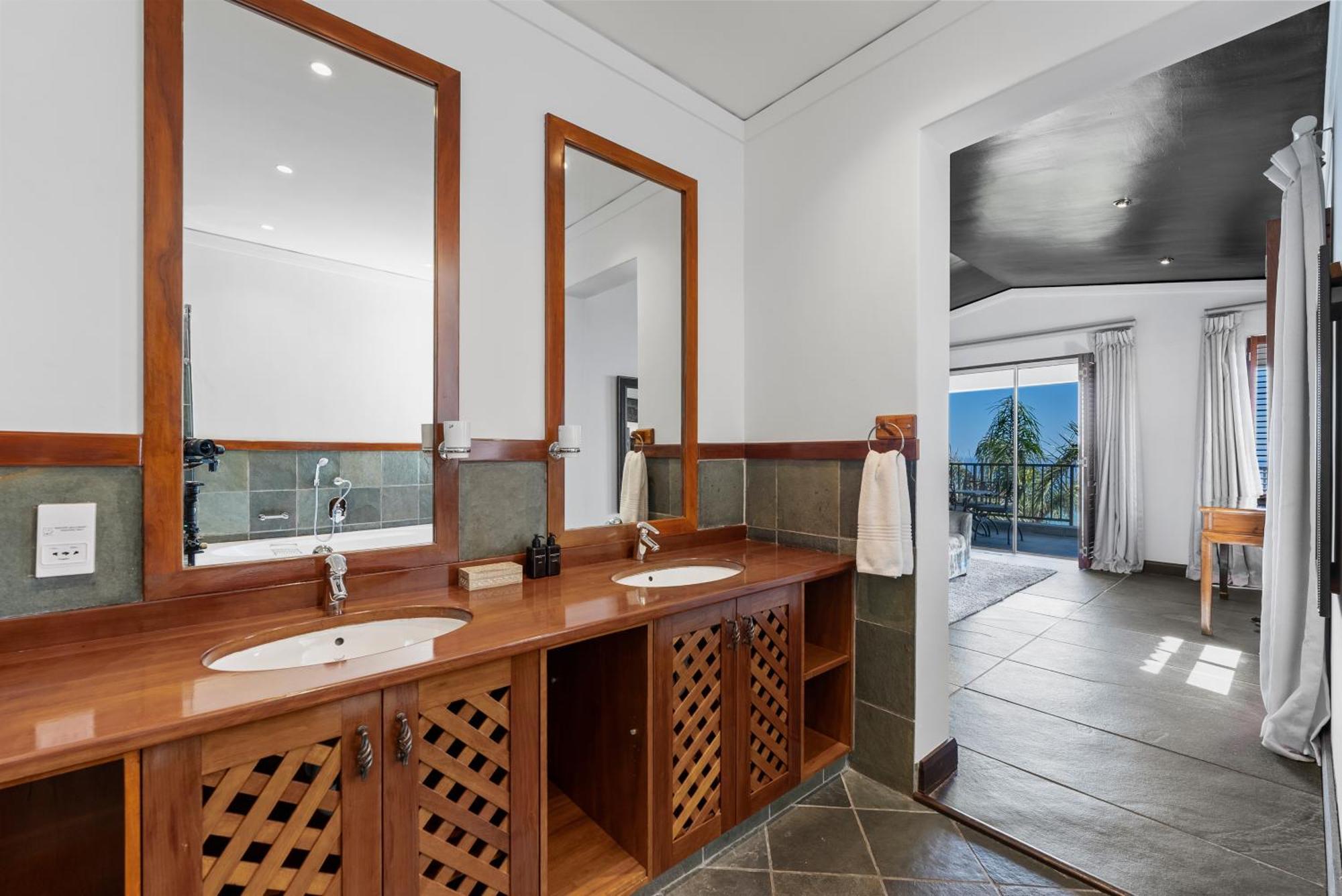 The Cape Bali Ocean View Villa, Camps Bay Villa *
