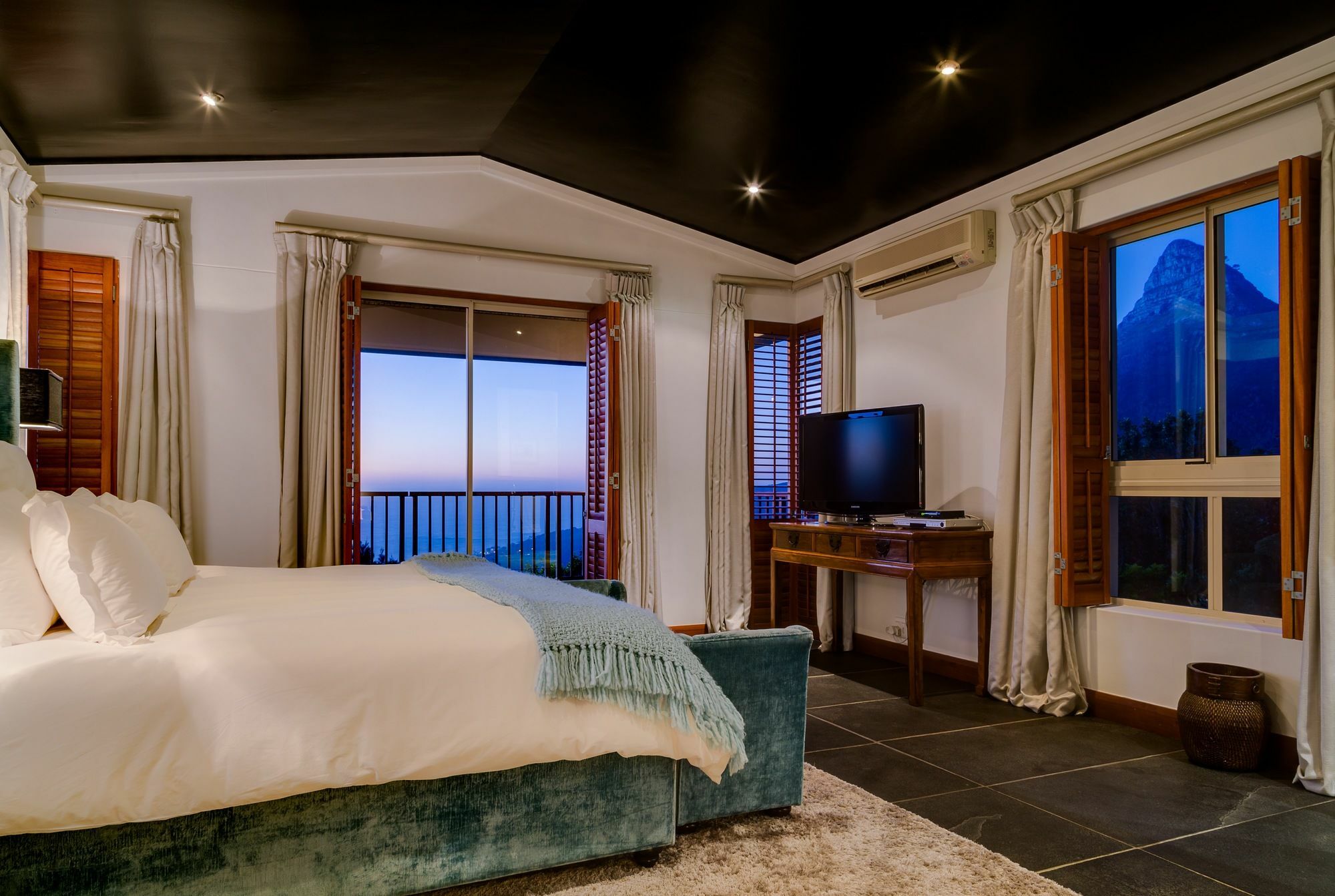 The Cape Bali Ocean View Villa, Camps Bay * Cape Town